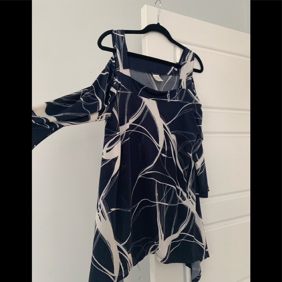 Cute open shoulder tunic top new without tag - Picture 1 of 3